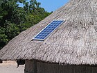 Foto Einfache Hütte mit Solarkollektor