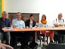 Das Podium v.l.n.r: Guido Seelmann-Eggebert, Mathias Wagner, Andrea Ehrig, Birgit Simon und Jürgen Rosenow